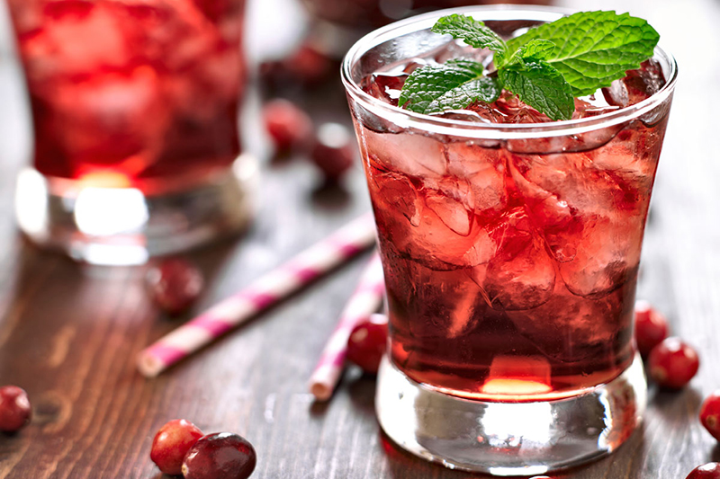 spiked cranberry lemonade