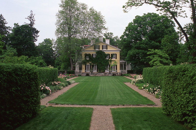 Bellefield Is a Magical, Flowering Oasis in Hyde Park